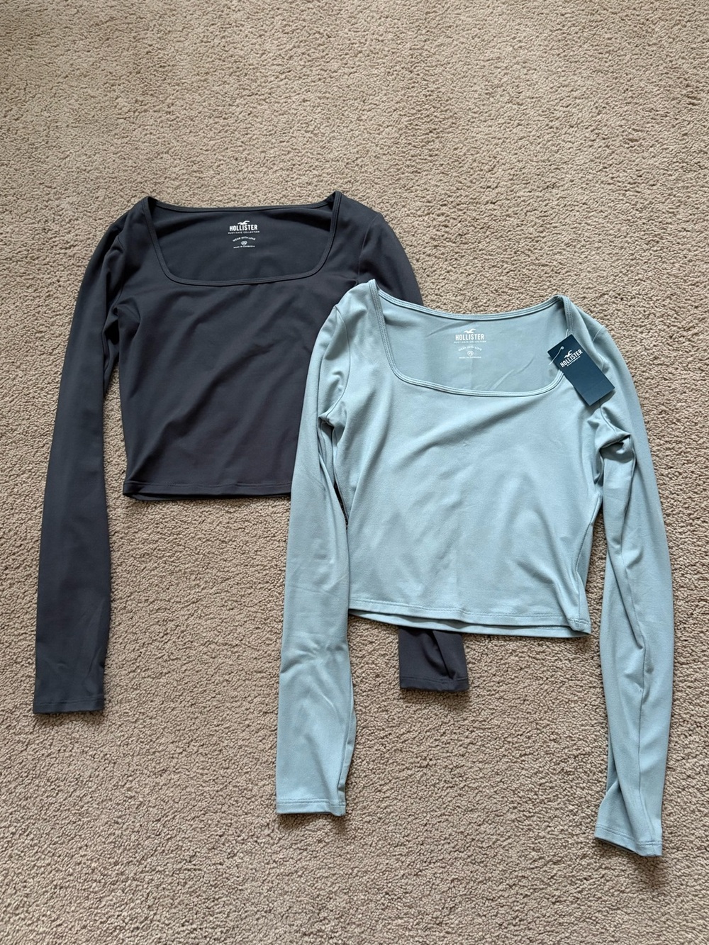 Hollister Long Sleeve Square Neck Crop Tops 2 pack - Dark Grey & Light Blue
